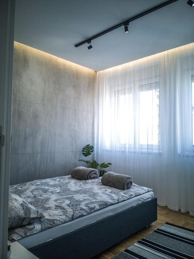 Raw Industrial City Apartment Subotica Esterno foto