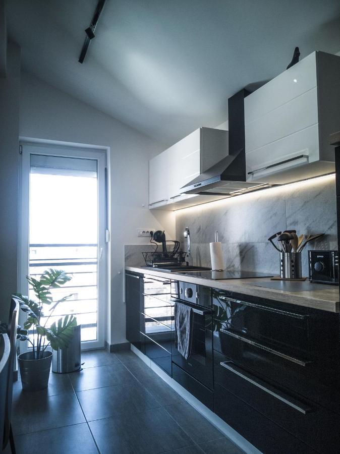 Raw Industrial City Apartment Subotica Esterno foto