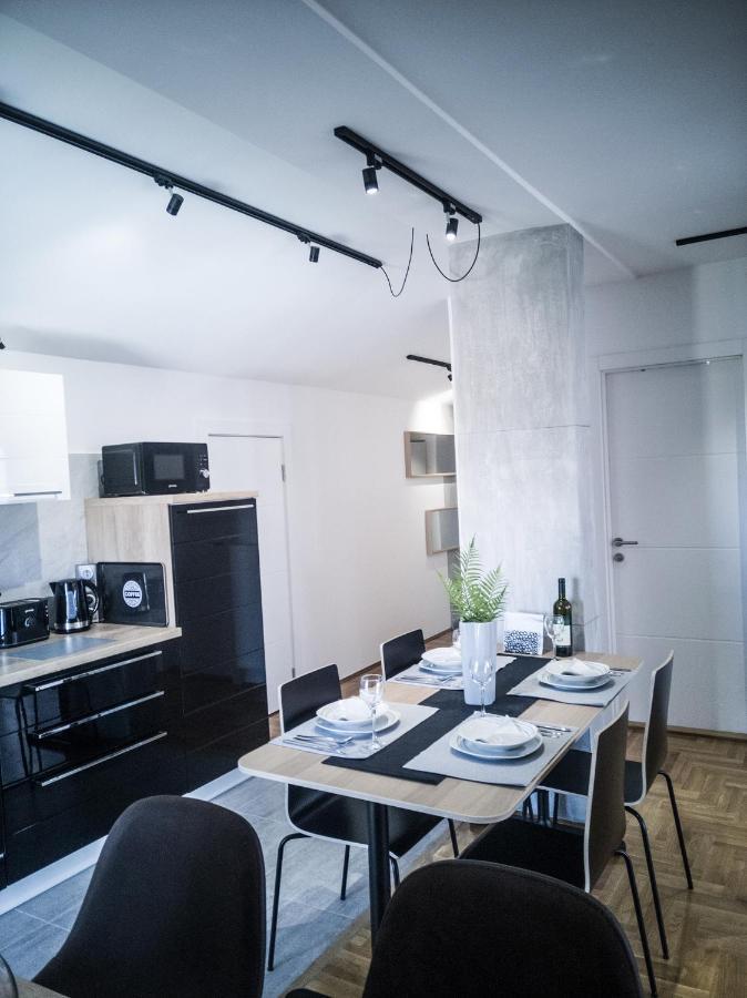 Raw Industrial City Apartment Subotica Esterno foto